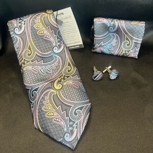Elegant Paisley Tie Set in Black and Gold